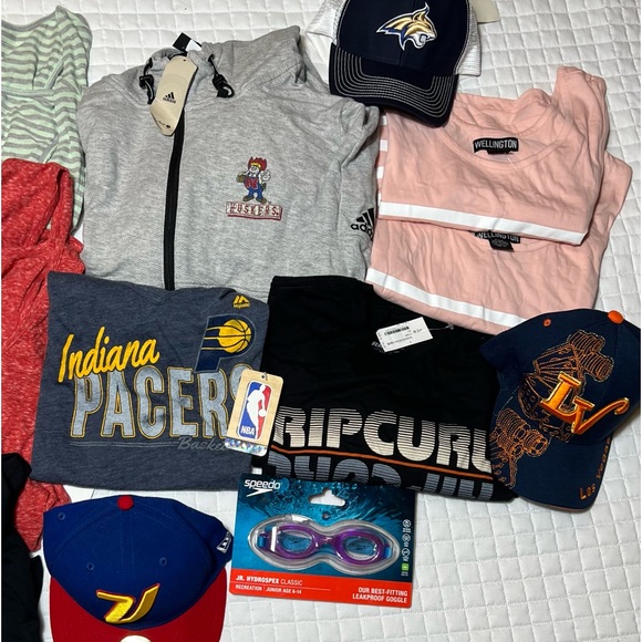 NWT Wholesale Lot of 23 Team & Athletic Apparel and Accessories- Lot 183 - Picture 7 of 7